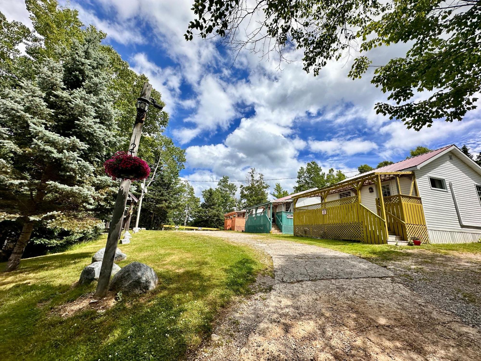 Skyline Cabins Ingonish Bagian luar foto